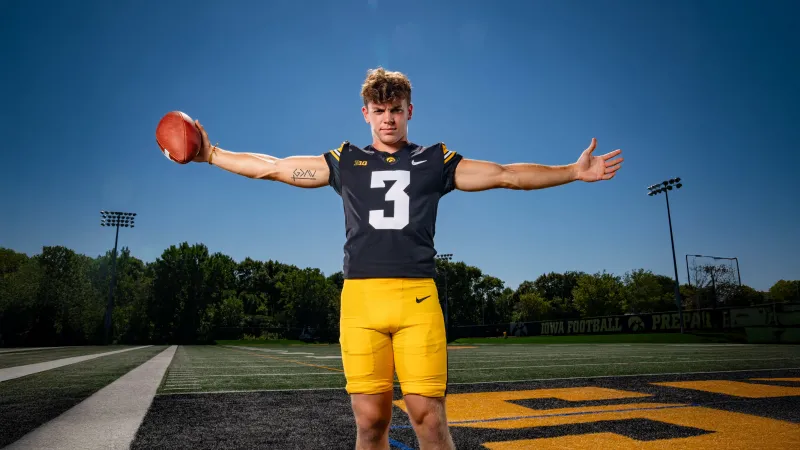 Cooper DeJean, Iowa Hawkeyes football, College athlete, American football wallpaper, Male portrait