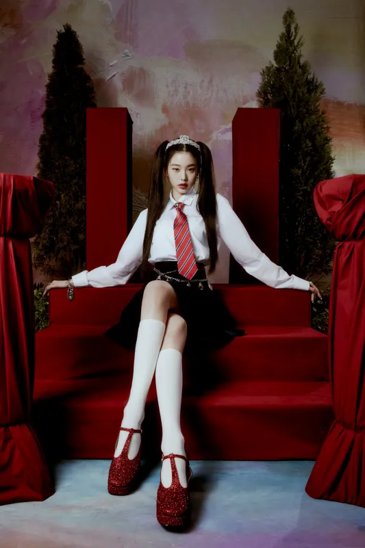 Jang Wonyoung, iPhone wallpaper 4K