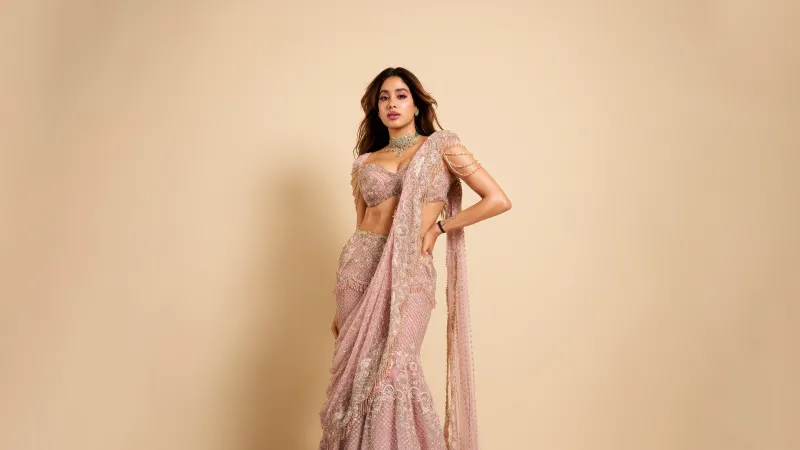 Janhvi Kapoor 5K wallpaper
