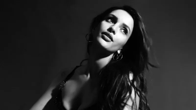 Tripti Dimri Black and White, Dark background 5K