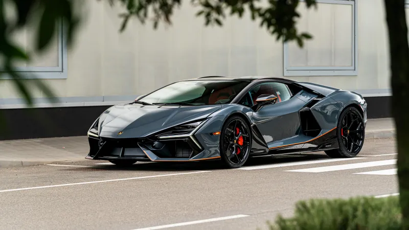 Lamborghini Revuelto