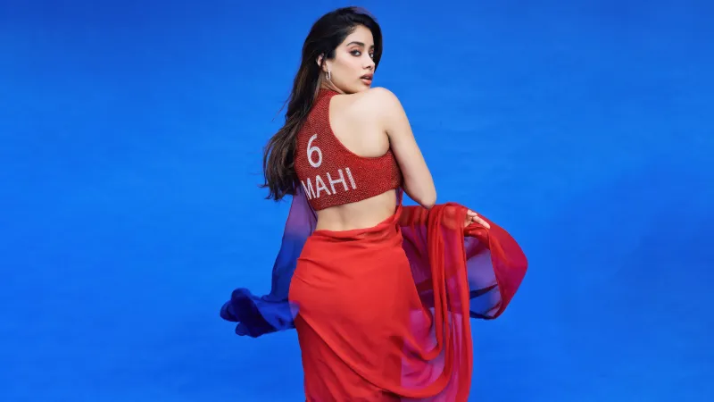 Janhvi Kapoor Red saree, 5K wallpaper