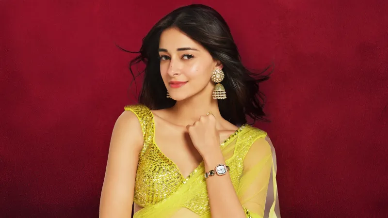 Ananya Panday Saree, Red background 5K