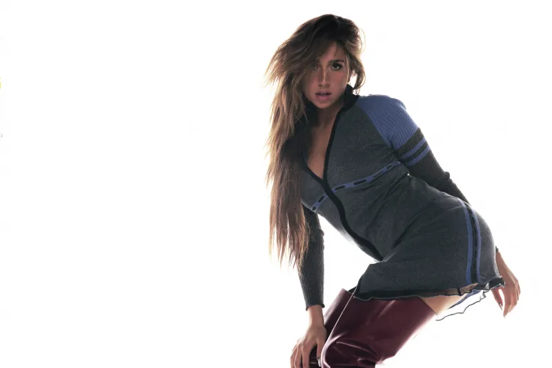 Tate McRae 8K wallpaper