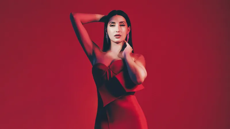 Nora Fatehi, Red background 5K