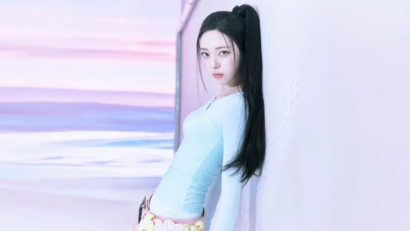 Yuna (ITZY) Ice cream