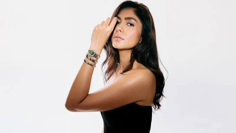 Mrunal Thakur Black dress