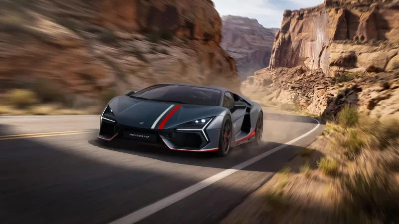 Lamborghini Revuelto Racing stripes