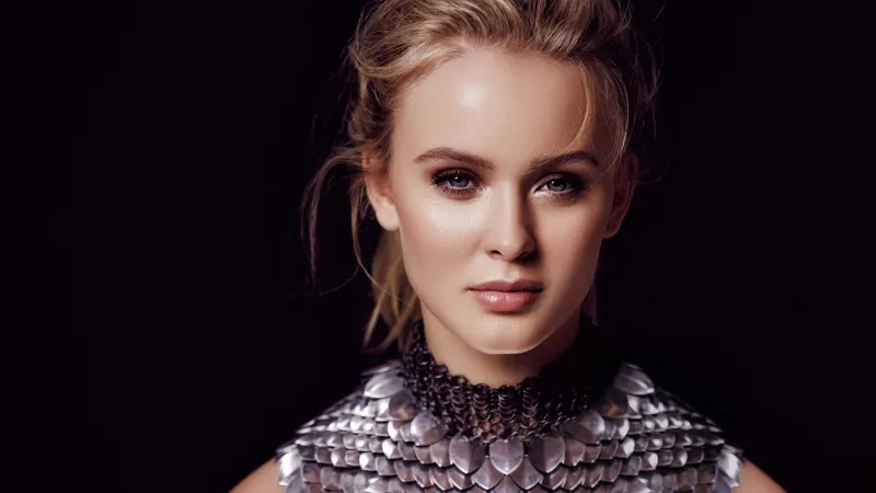 Zara Larsson, Black background 8K