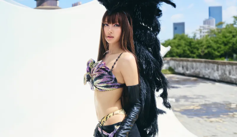 Lisa, SaWaDiKa, Feathers, Thai singer, 5K wallpaper