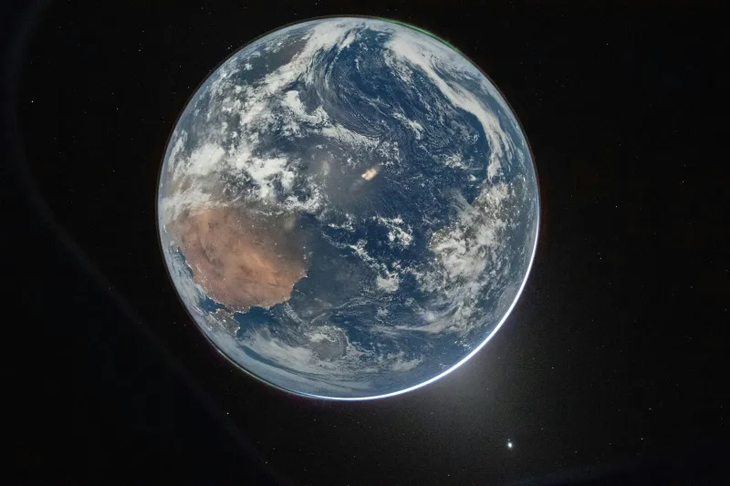 Earth from Orion, Artemis II, Australia from space, 5K wallpaper