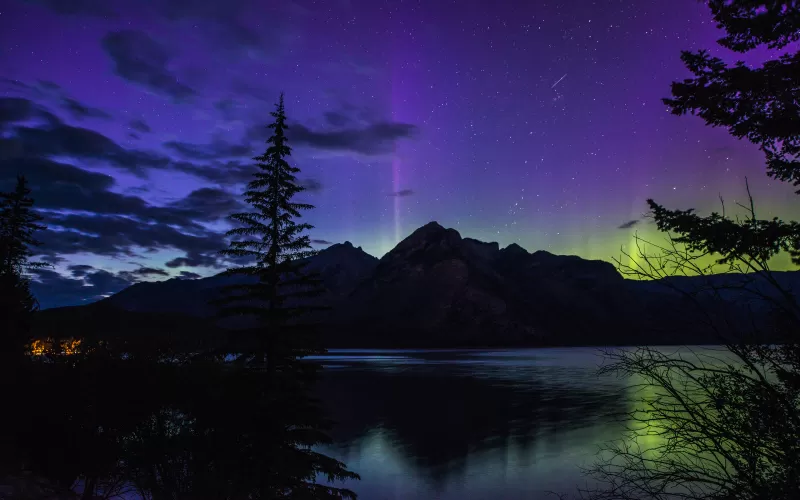Lake Minnewanka, Banff National Park, Alberta, Canada, Aurora Borealis, Landscape, Dusk, Night time, Starry sky, Clouds