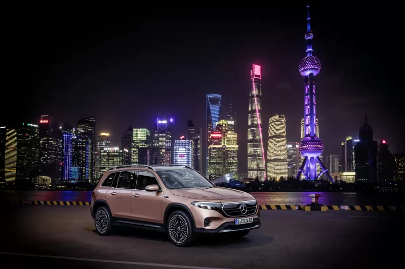 Mercedes-Benz EQB 350 4MATIC Electric Art Line, Hong Kong City, Night, Cityscape, Skyline, 2021, 5K