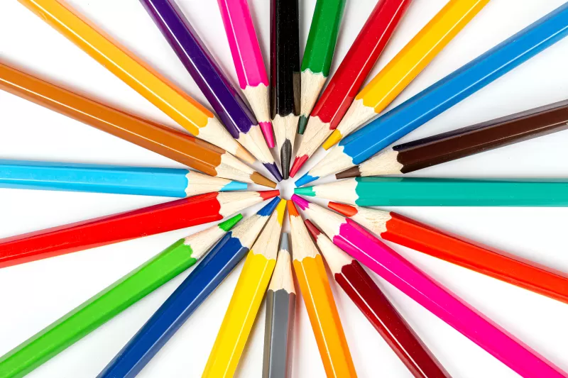 Colored pencils circle wallpaper, Rainbow colors, White background