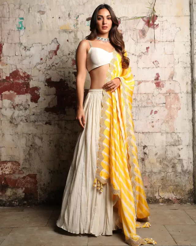 Kiara Advani, Bollywood actress, Traditional, Indian actress