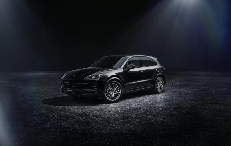 Porsche Cayenne Platinum Edition, 2022, Dark background