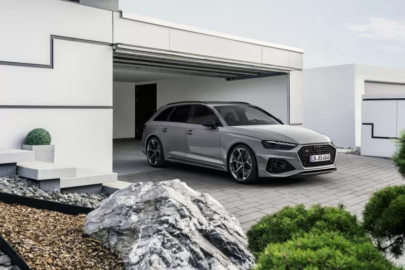 Audi RS 4 Avant competition wallpaper, Grey estate, Modern garage, 2022