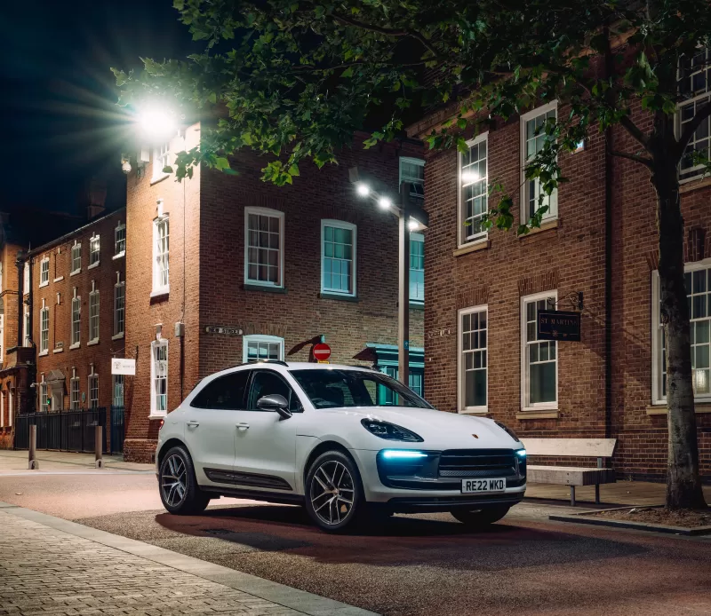 Porsche Macan T Wallpaper