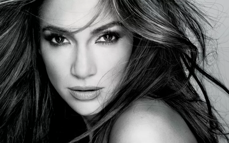 Jennifer Lopez, Monochrome