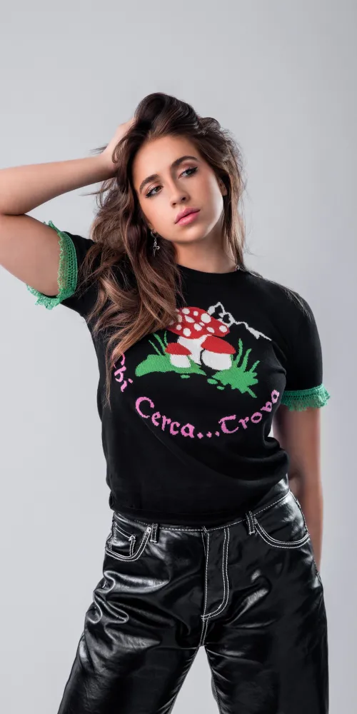 Tate McRae iPhone wallpaper